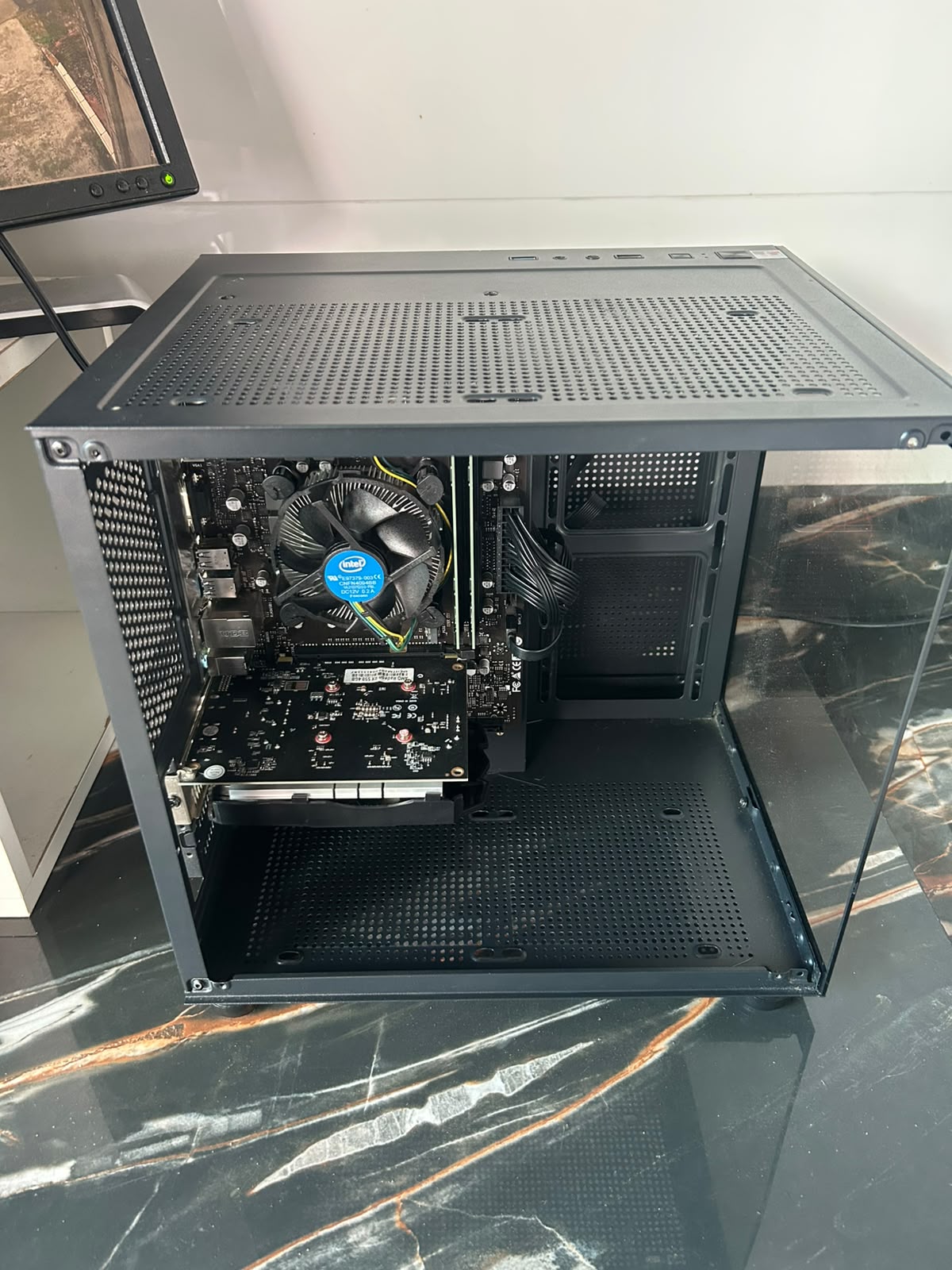 PC Gamer Intel Core i3-10100F | RX 550 4GB | 8GB DDR4 | SSD 240GB | ASUS Prime H410M | Nota Fiscal e 1 Ano de Garantia