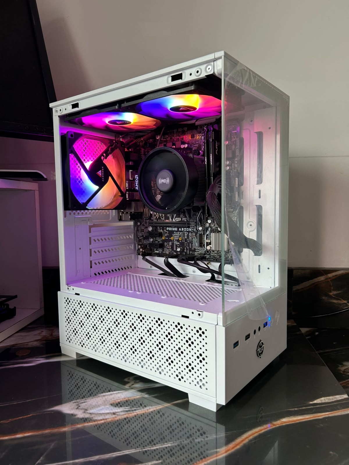 PC Gamer AMD Ryzen 3 2200G | 8GB DDR4 Dual Channel | SSD 128GB | Radeon Vega 8 | Nota Fiscal e 1 Ano de Garantia