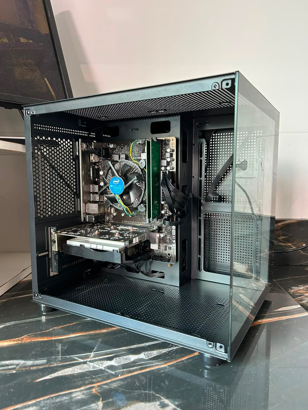PC Gamer Intel Core i3-10100F | RX 550 4GB | 8GB DDR4 | SSD 240GB | ASUS Prime H410M | Nota Fiscal e 1 Ano de Garantia
