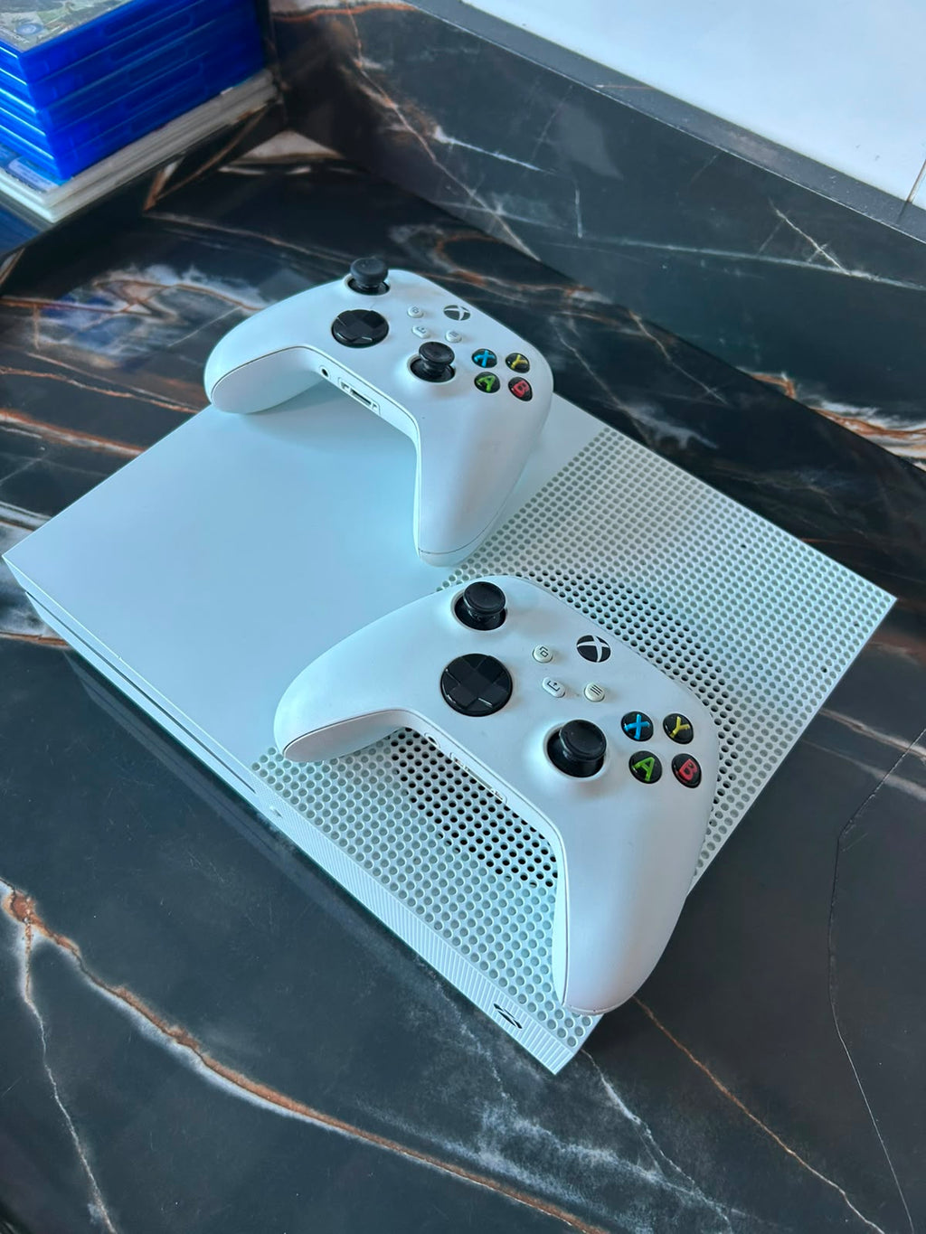 Xbox One S 500GB | 2 Controles | Seminovo | 1 Mês de Garantia | Nota Fiscal