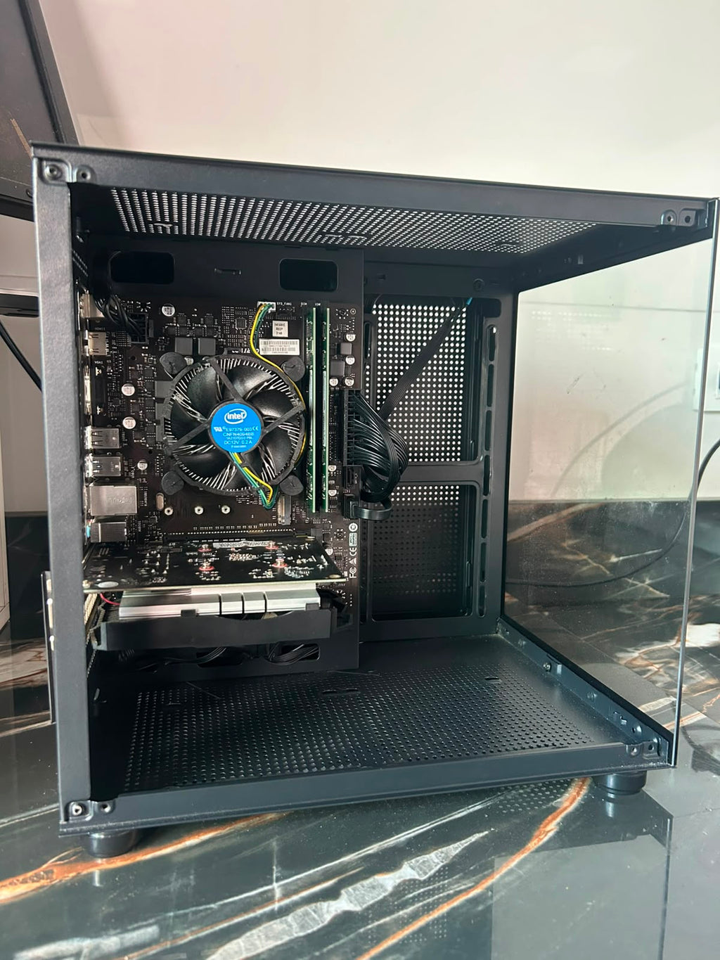 PC Gamer Intel Core i3-10100F | RX 550 4GB | 8GB DDR4 | SSD 240GB | ASUS Prime H410M | Nota Fiscal e 1 Ano de Garantia