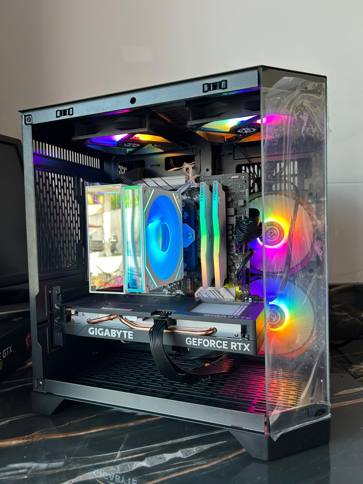 PC Gamer AMD Ryzen 7 5700 | RTX 4060 8GB | 16GB DDR4 3600MHz | SSD 512GB | B450 Steel Legend | Nota Fiscal e 1 Ano de Garantia