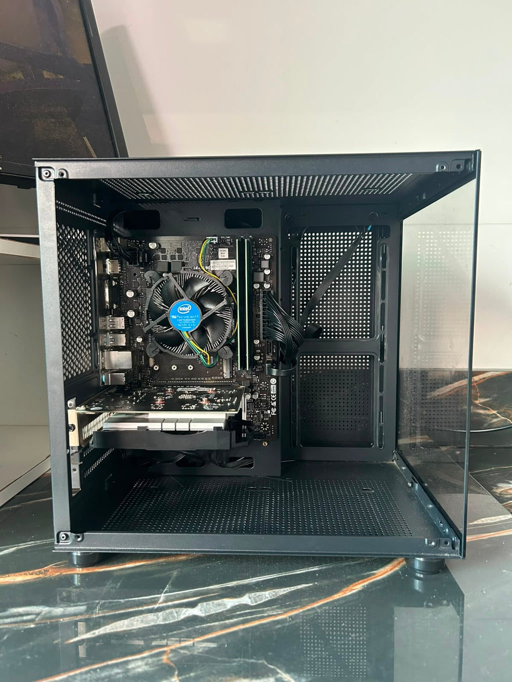 PC Gamer Intel Core i3-10100F | RX 550 4GB | 8GB DDR4 | SSD 240GB | ASUS Prime H410M | Nota Fiscal e 1 Ano de Garantia