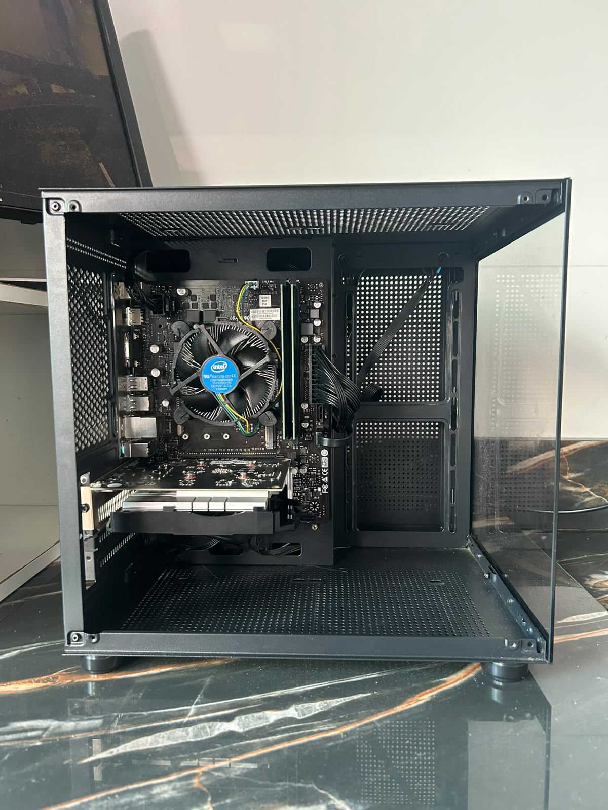PC Gamer Intel Core i3-10100F | RX 550 4GB | 8GB DDR4 | SSD 240GB | ASUS Prime H410M | Nota Fiscal e 1 Ano de Garantia