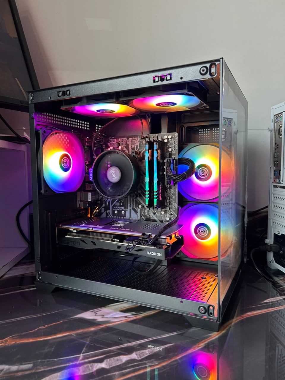 PC Gamer Ryzen 5 5500 | RX 6600 8GB | 16GB Kingston Fury RGB | SSD 240GB | Fonte 650W 80 Plus Gold | Nota Fiscal e 1 Ano de Garantia