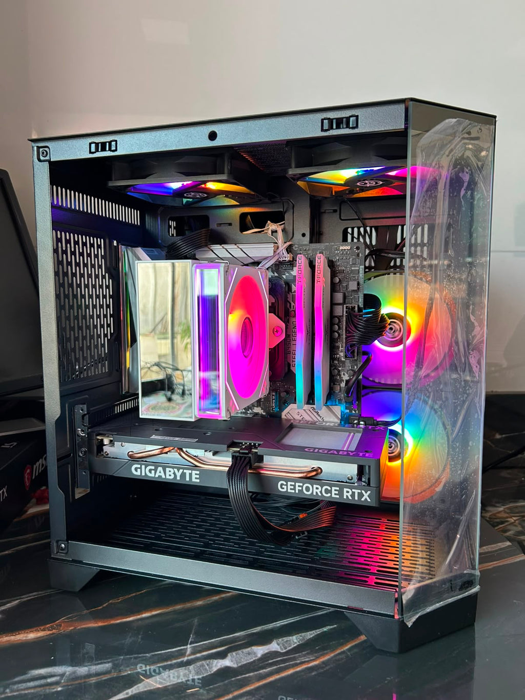 PC Gamer AMD Ryzen 7 5700 | RTX 4060 8GB | 16GB DDR4 3600MHz | SSD 512GB | B450 Steel Legend | Nota Fiscal e 1 Ano de Garantia